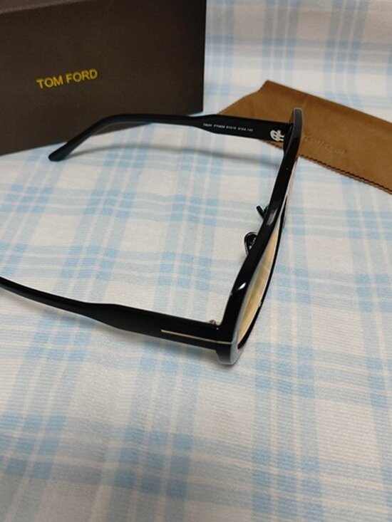Tom Ford Black Frame Sunglasses with Yellow Lenses?️
